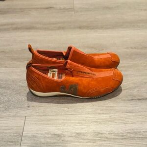 Merrell Barrado orange/red slip on sneaker with zipper size 9